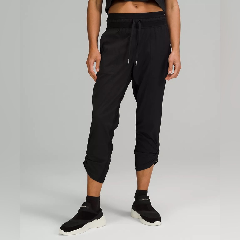 Dance Studio Cropped Jogger Pants Black